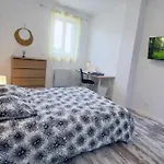 Rum i privatbostad Coliving Centre-ville - Terrasse & Wifi - Ideal Pro & Longue Duree - Arrivee Autonome Saint-Quentin (Aisne)