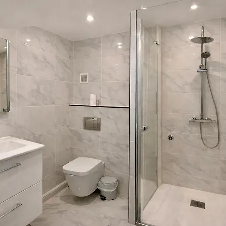 Проживание в семье Coliving Centre-Ville - Terrasse & Wifi - Ideal Pro & Longue Duree - Arrivee Autonome Сен-Кантен